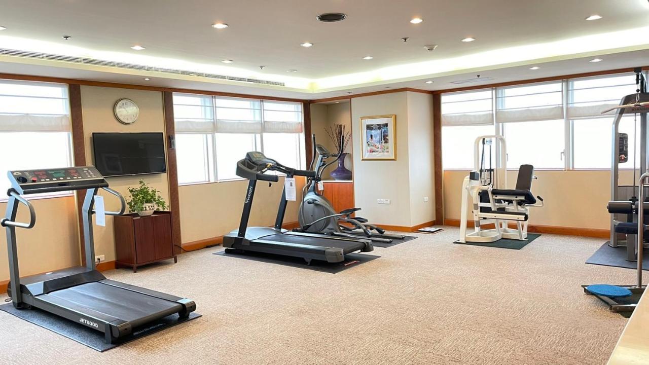 ז'ונגלי Le Midi Hotel Jungli מראה חיצוני תמונה