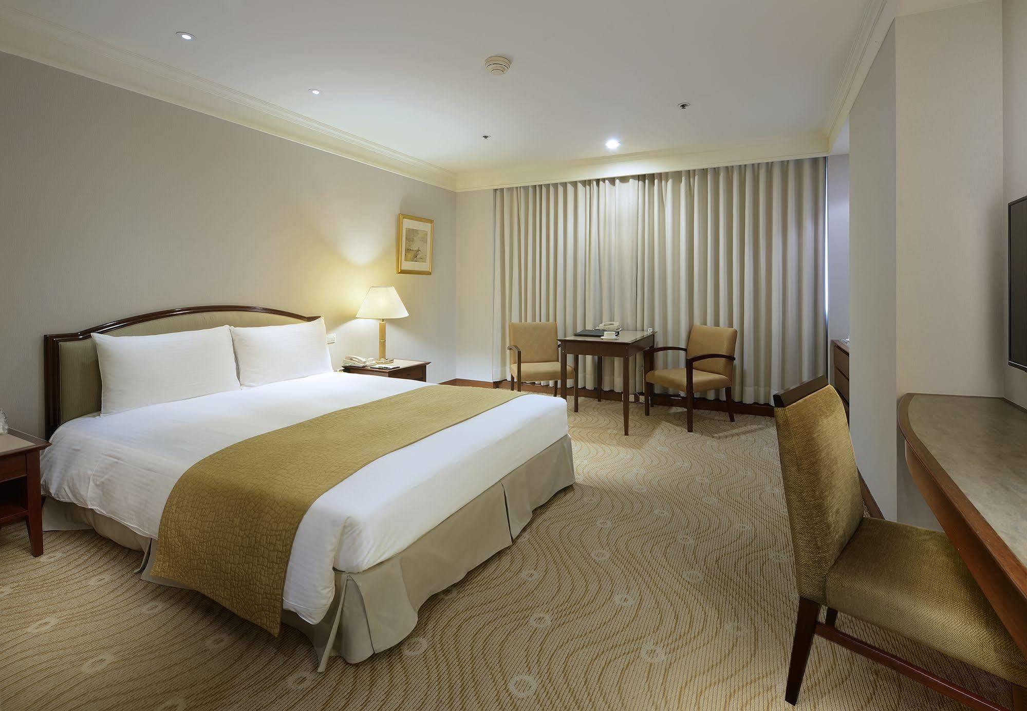 ז'ונגלי Le Midi Hotel Jungli מראה חיצוני תמונה