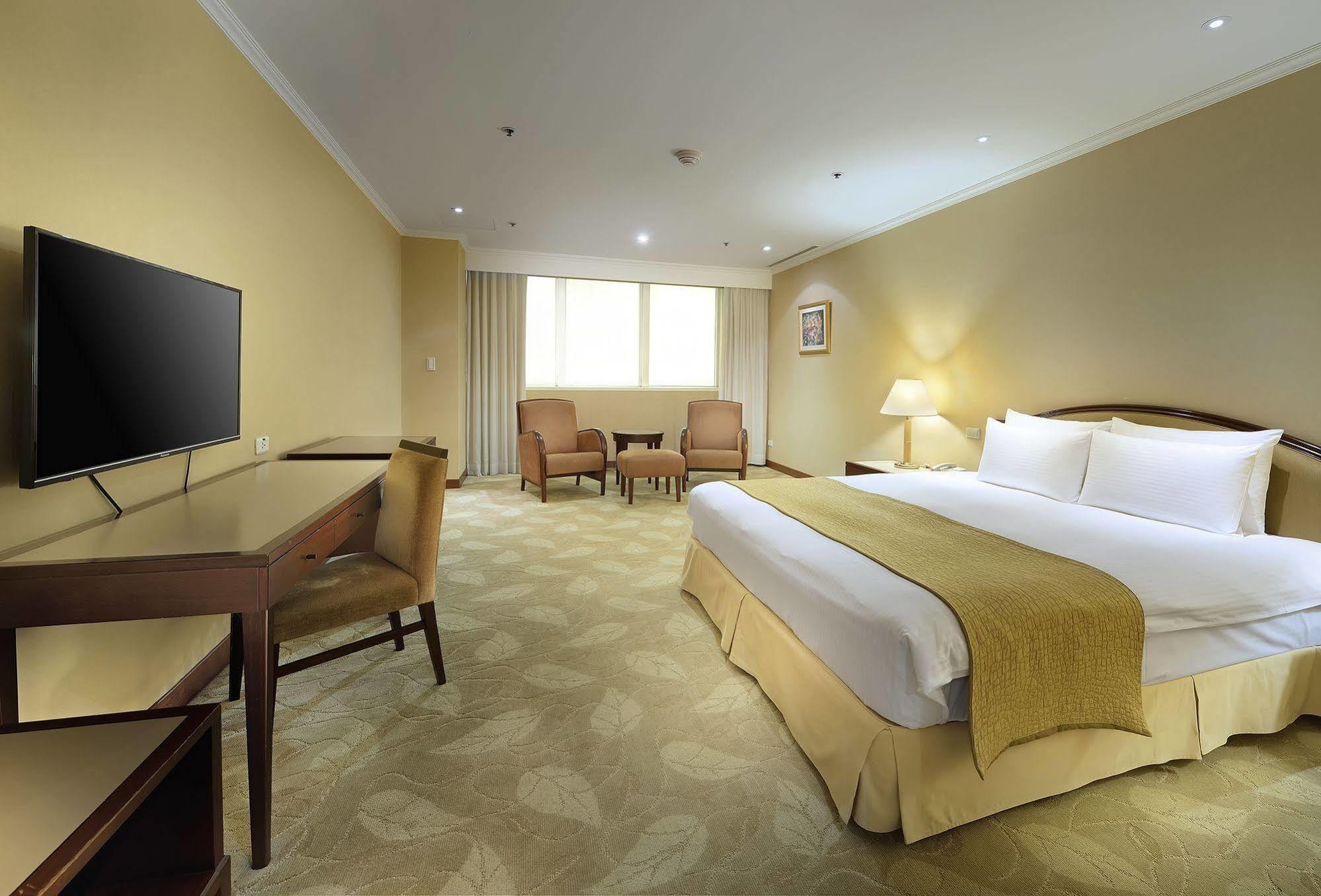 ז'ונגלי Le Midi Hotel Jungli מראה חיצוני תמונה