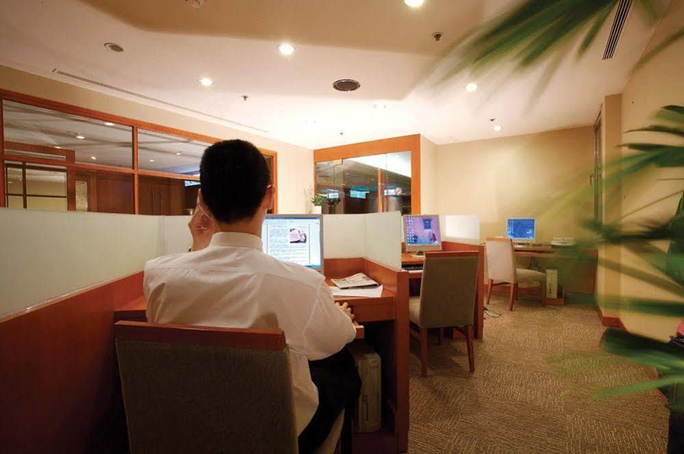 ז'ונגלי Le Midi Hotel Jungli מראה חיצוני תמונה