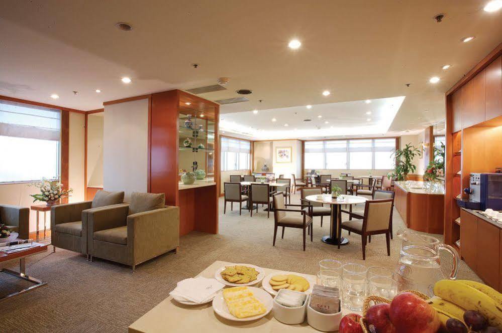 ז'ונגלי Le Midi Hotel Jungli מראה חיצוני תמונה